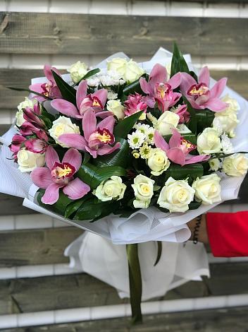 Букет цветов из: Розы и Хризантемы в Клишева